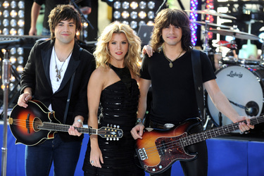 Neil Perry, Kimberly Perry, Reid Perry (The Band Perry)