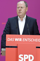 Pressestatement von Peer Steinbrueck und dem ver.di-Vorsitzenden Frank Bsirske, Berlin