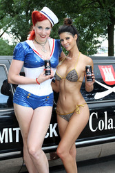 Michaela Schäfer testet den OceanWalker, Hamburg