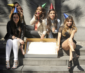 Lauren Jauregui, Dinah Jane Hansen, Normani Hamilton, Camila Cabello, Ally Brooke Hernandez (Fifth Harmony)