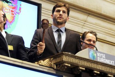 Ashton Kutcher Läutet die Eröffnungsglocke des NYSE, New York
