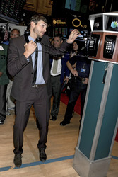 Ashton Kutcher Läutet die Eröffnungsglocke des NYSE, New York
