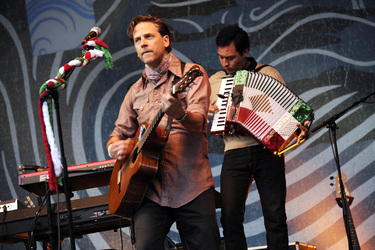Joey Burns, Sergio Mendoza (Calexico)