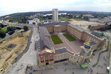 Luftaufnahmen vom Stadtschloss und der Nikolaikirche, Potsdam