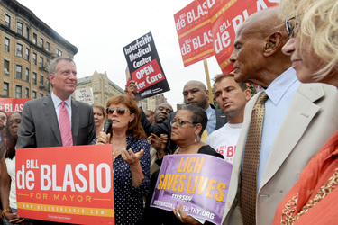 Bill de Blasio, Susan Sarandon, Harry Belafonte mit Gattin Pamela