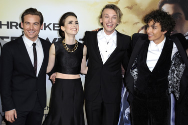 Kevin Zegers, Lily Collins, Jamie Campbell Bower, Robert Sheehan