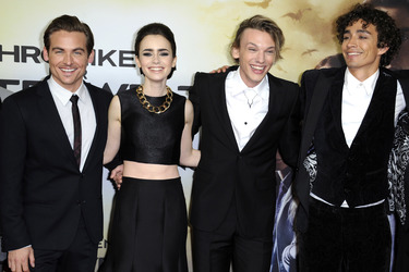 Kevin Zegers, Lily Collins, Jamie Campbell Bower, Robert Sheehan