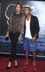 Helen Lasichanh, Pharell Williams