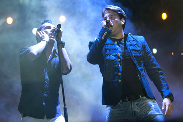 Andy & Lucas Perform in Alcala de Henares
