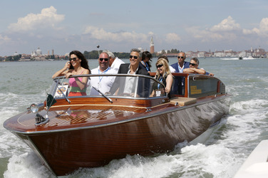 Auf dem Weg zum 'Gravity' Photocall, Biennale 2013