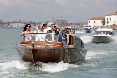 Auf dem Weg zum 'Gravity' Photocall, Biennale 2013