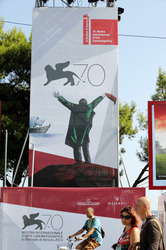 Festivalbanner, Biennale 2013