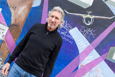 Roger Waters unterstützt den East Side Gallery Protest, Berlin