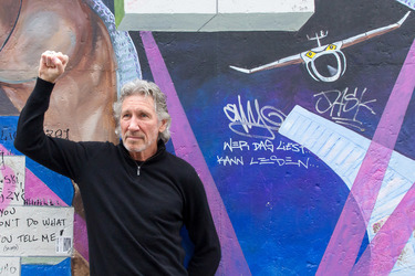 Roger Waters unterstützt den East Side Gallery Protest, Berlin