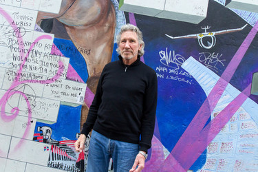 Roger Waters unterstützt den East Side Gallery Protest, Berlin