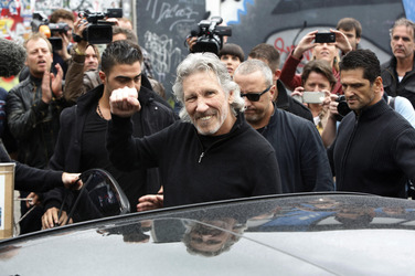 Roger Waters unterstützt den East Side Gallery Protest, Berlin