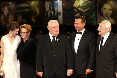 Agnieszka Grochowska, Danuta Walesa, Lech Walesa, Robert Wieckiewicz, Andrzej Wajda