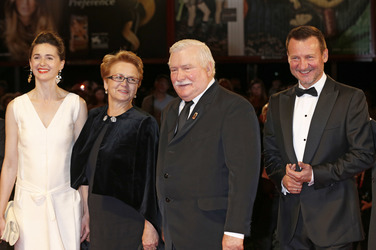 Agnieszka Grochowska, Danuta Walesa, Lech Walesa, Robert Wieckiewicz