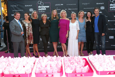 Veranstalter, Nandini Mitra, Gast, Mary Roos, Mischa Barton, Eva Habermann, Nova Meierhenrich, Nathalie O'Hara, Cosma Shiva Hagen, Timothy Peach