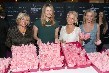Mary Roos, Mischa Barton, Nova Meierhenrich, Nathalie O'Hara