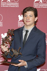 Tye Sheridan mit dem Marcello Mastroianni Award für den besten NachwuchsSchauspieler in 'Joe'