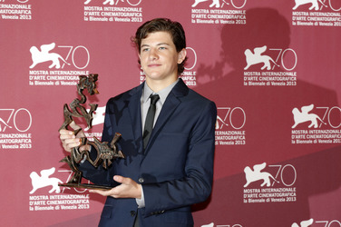 Tye Sheridan mit dem Marcello Mastroianni Award für den besten NachwuchsSchauspieler in 'Joe'