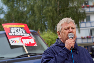 NPD Kundgebung in Hellersdorf, Berlin