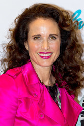 Andie MacDowell bei Douglas, Berlin