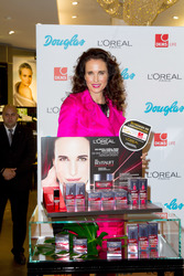 Andie MacDowell bei Douglas, Berlin