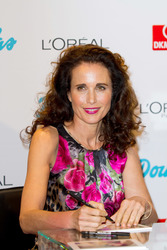 Andie MacDowell bei Douglas, Berlin
