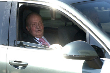 Ankunft von Juan Carlos I. von Spanien am Quiron Hospital, Pozuelo de Alarcon