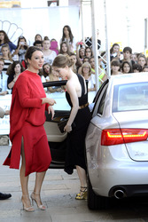 Der 'Oktober November' Cast verläßt sein Hotel, San Sebastian Film Festival 2013