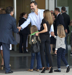 Die spanische königliche Familie besucht König Juan Carlos im Krankenhaus, Pozuelo de Alarcon