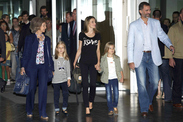 Die spanische königliche Familie besucht König Juan Carlos im Krankenhaus, Pozuelo de Alarcon