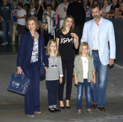 Die spanische königliche Familie besucht König Juan Carlos im Krankenhaus, Pozuelo de Alarcon