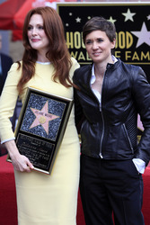 Julianne Moore erhält eijnen Stern auf dem Hollywood Walk Of Fame