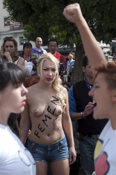 Inna Schewtschenko / Inna Shevchenko mit Femen Rekruten