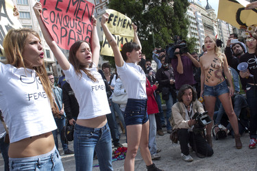 Inna Schewtschenko / Inna Shevchenko mit Femen Rekruten