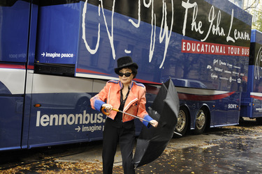 'John Lennon Educational Tour Bus' Pressetermin, Berlin