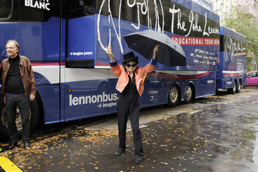 'John Lennon Educational Tour Bus' Pressetermin, Berlin