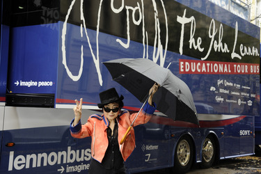 'John Lennon Educational Tour Bus' Pressetermin, Berlin