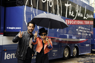 'John Lennon Educational Tour Bus' Pressetermin, Berlin