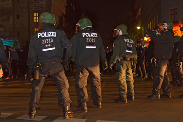 Demonstration gegen europäische Asylbewerbergesetze in Kreuzberg, Berlin