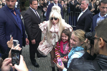 Ankunft von Lady Gaga an ihrem Hotel, Berlin