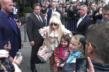 Ankunft von Lady Gaga an ihrem Hotel, Berlin