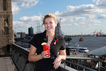 Nina Bott unterstützt Pinktober Kampagne, Hamburg