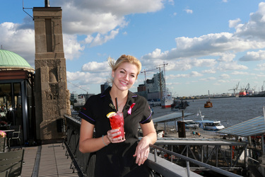 Nina Bott unterstützt Pinktober Kampagne, Hamburg