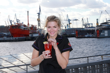 Nina Bott unterstützt Pinktober Kampagne, Hamburg