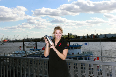 Nina Bott unterstützt Pinktober Kampagne, Hamburg