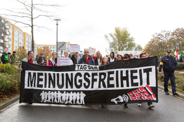 Demonstration rechter Gruppen in Marzahn-Hellersdorf, Berlin
